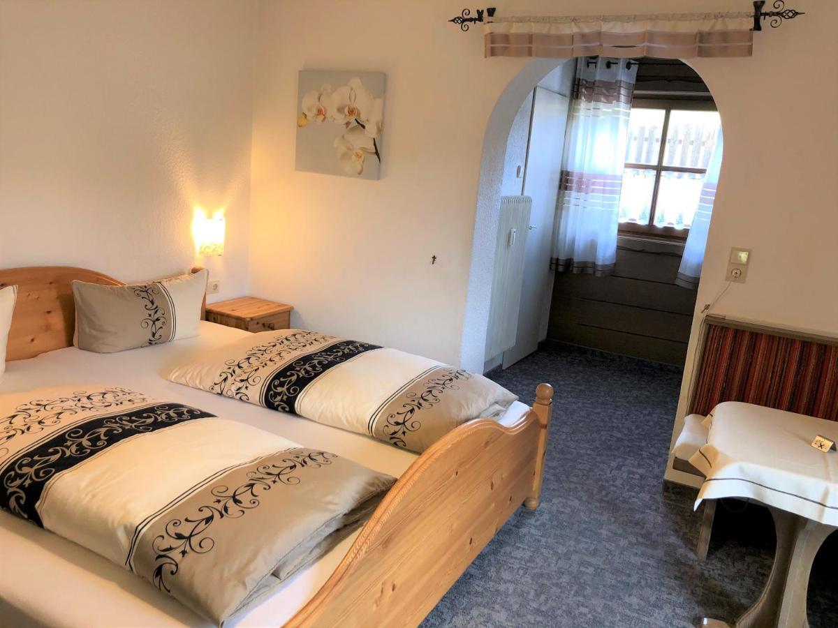 Hotel Gaestehaus Am Kurparkweg à Reit im Winkl Extérieur photo