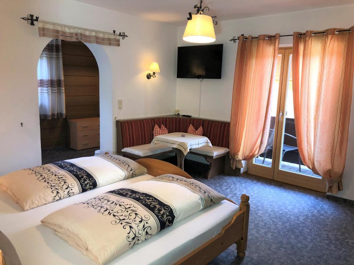 Hotel Gaestehaus Am Kurparkweg à Reit im Winkl Extérieur photo