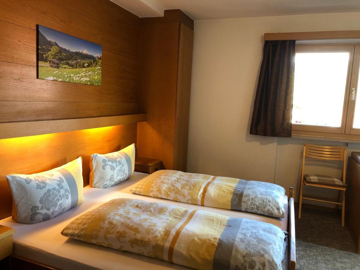 Hotel Gaestehaus Am Kurparkweg à Reit im Winkl Extérieur photo