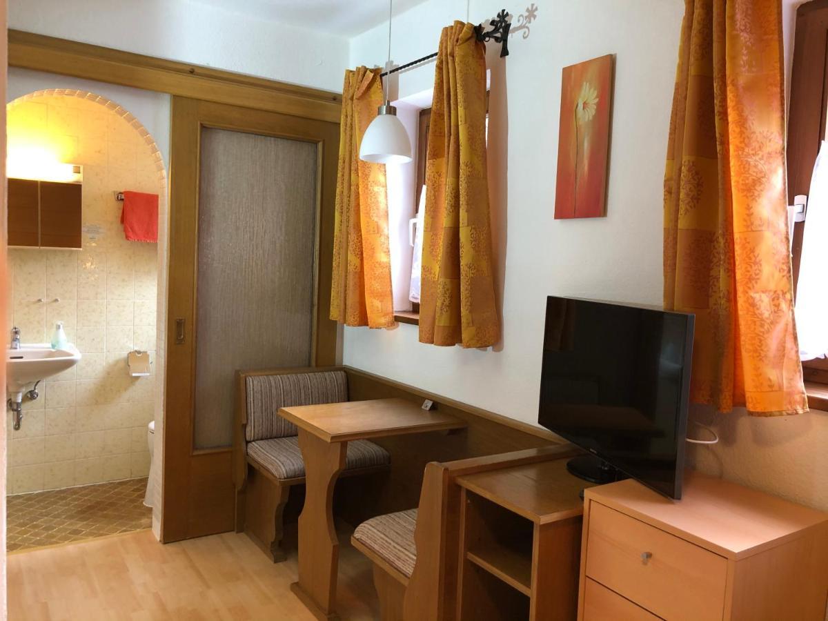 Hotel Gaestehaus Am Kurparkweg à Reit im Winkl Extérieur photo