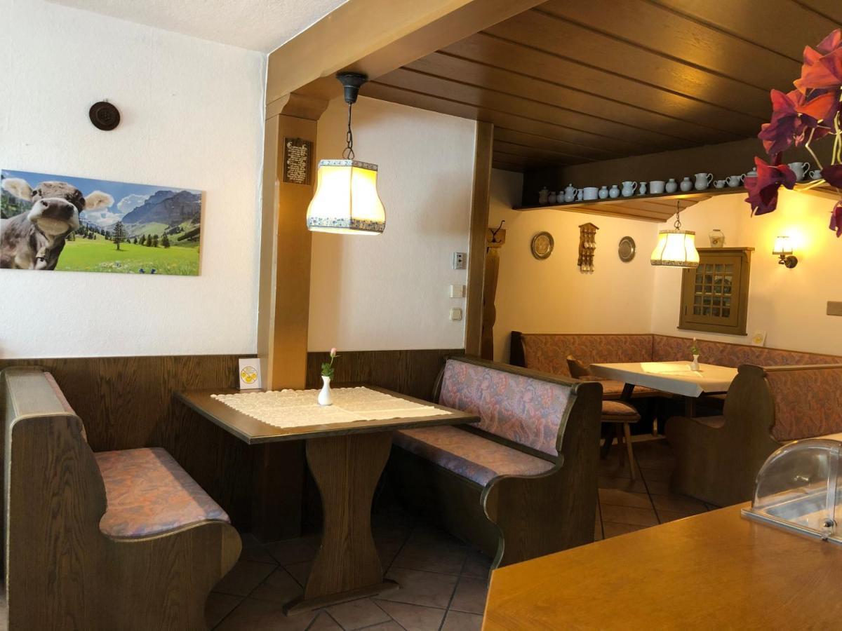 Hotel Gaestehaus Am Kurparkweg à Reit im Winkl Extérieur photo