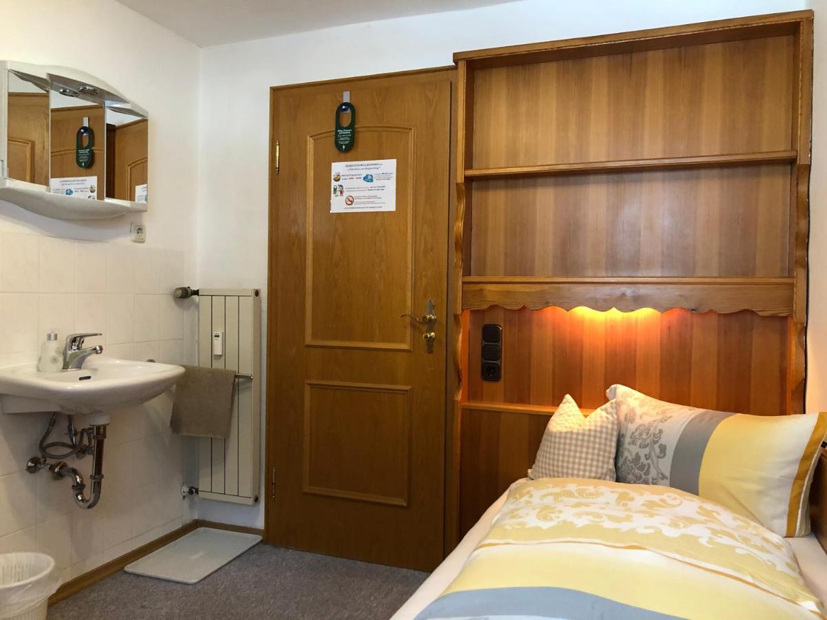 Hotel Gaestehaus Am Kurparkweg à Reit im Winkl Extérieur photo
