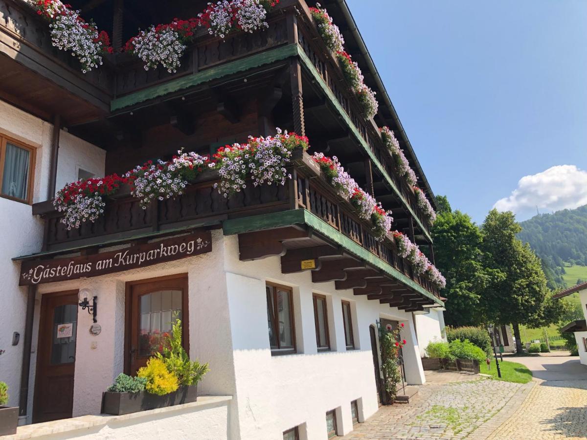 Hotel Gaestehaus Am Kurparkweg à Reit im Winkl Extérieur photo