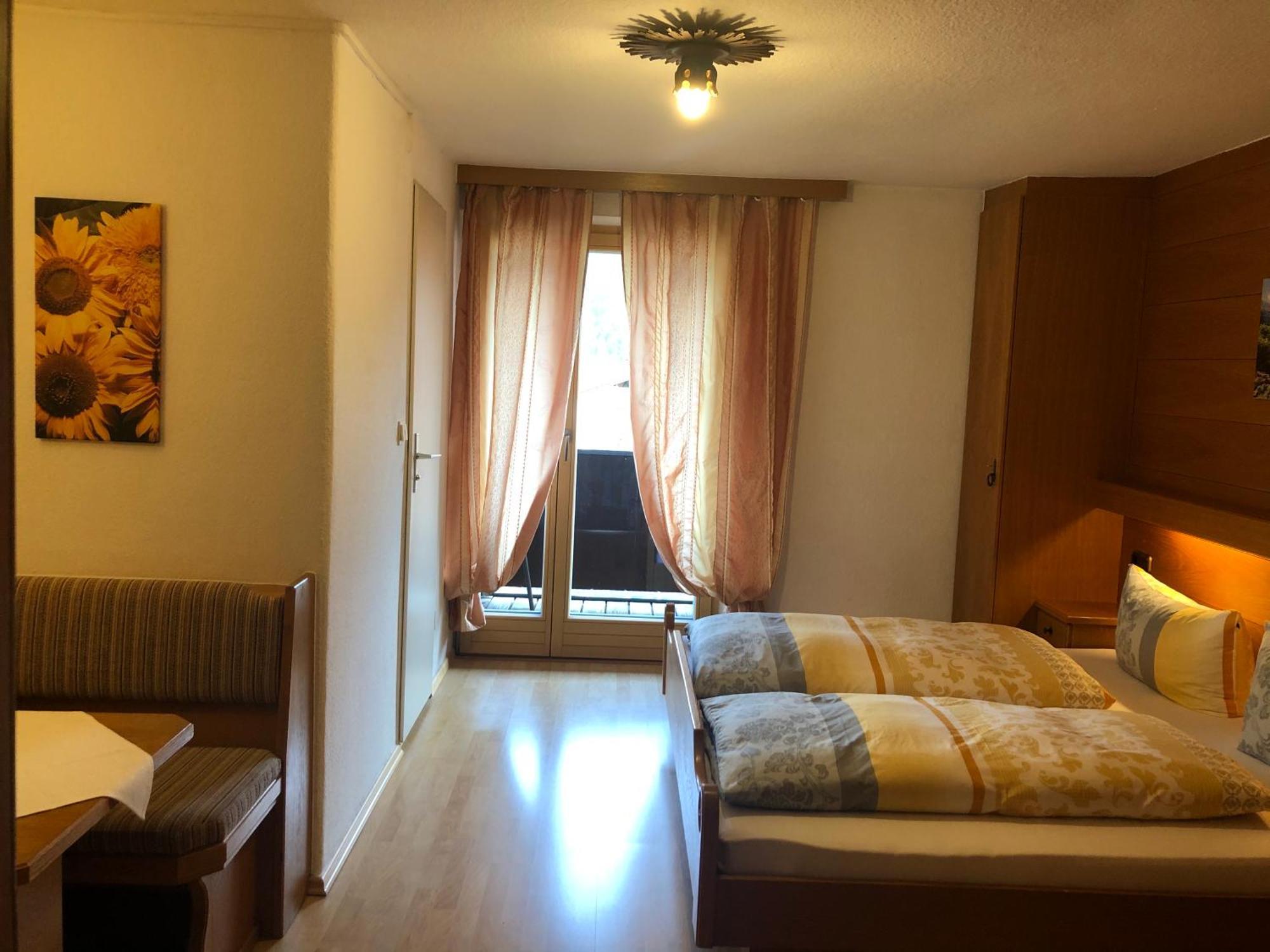 Hotel Gaestehaus Am Kurparkweg à Reit im Winkl Chambre photo