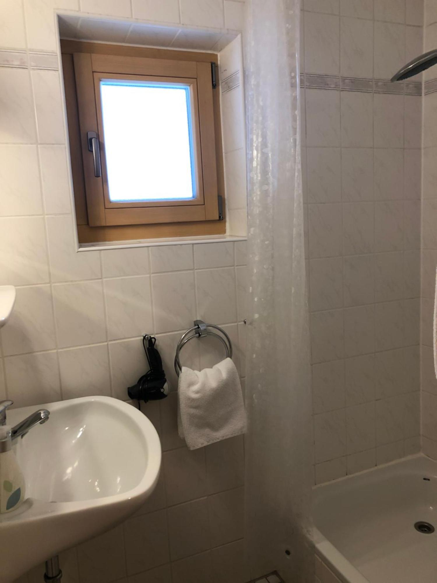 Hotel Gaestehaus Am Kurparkweg à Reit im Winkl Chambre photo