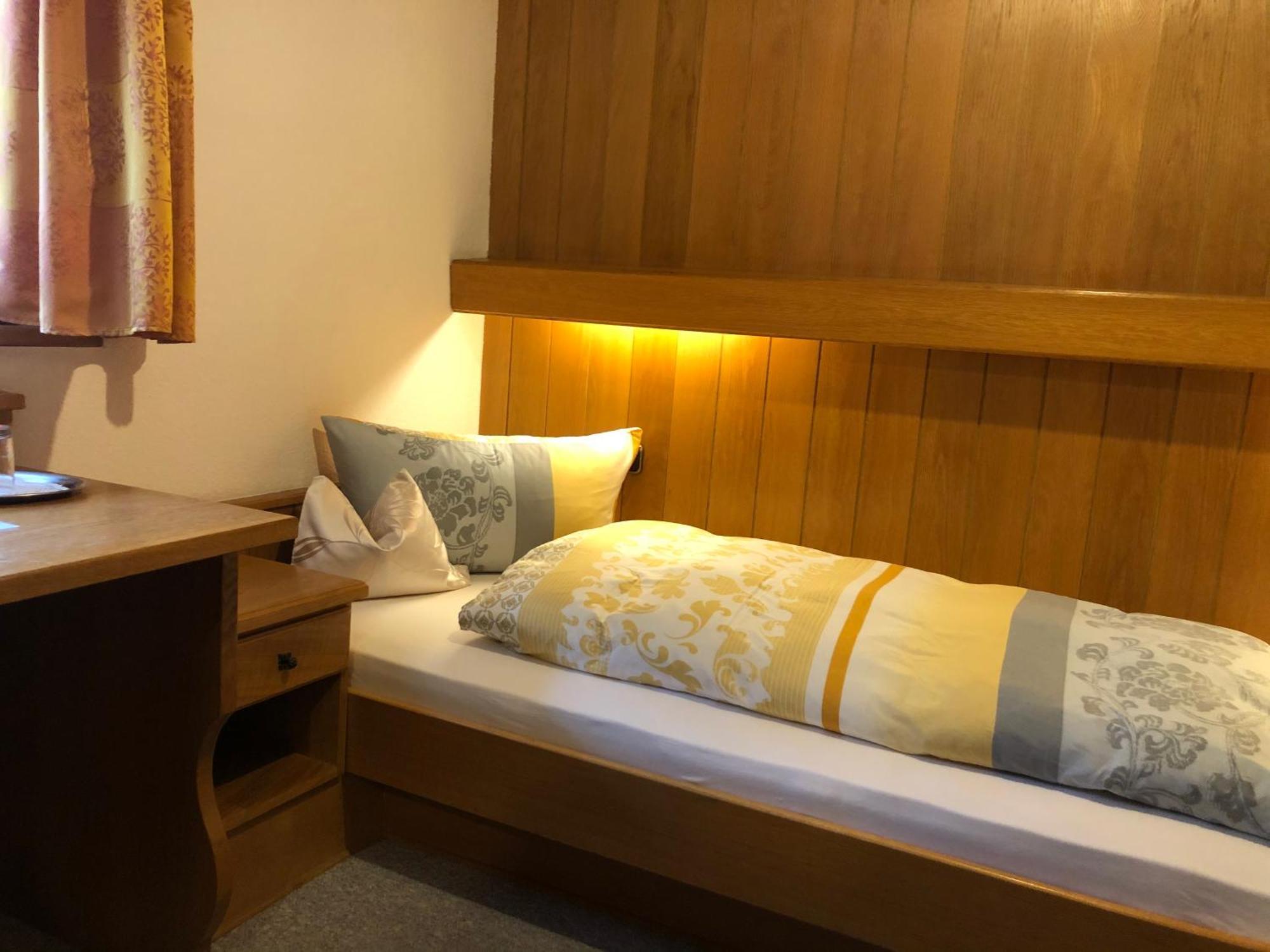 Hotel Gaestehaus Am Kurparkweg à Reit im Winkl Chambre photo