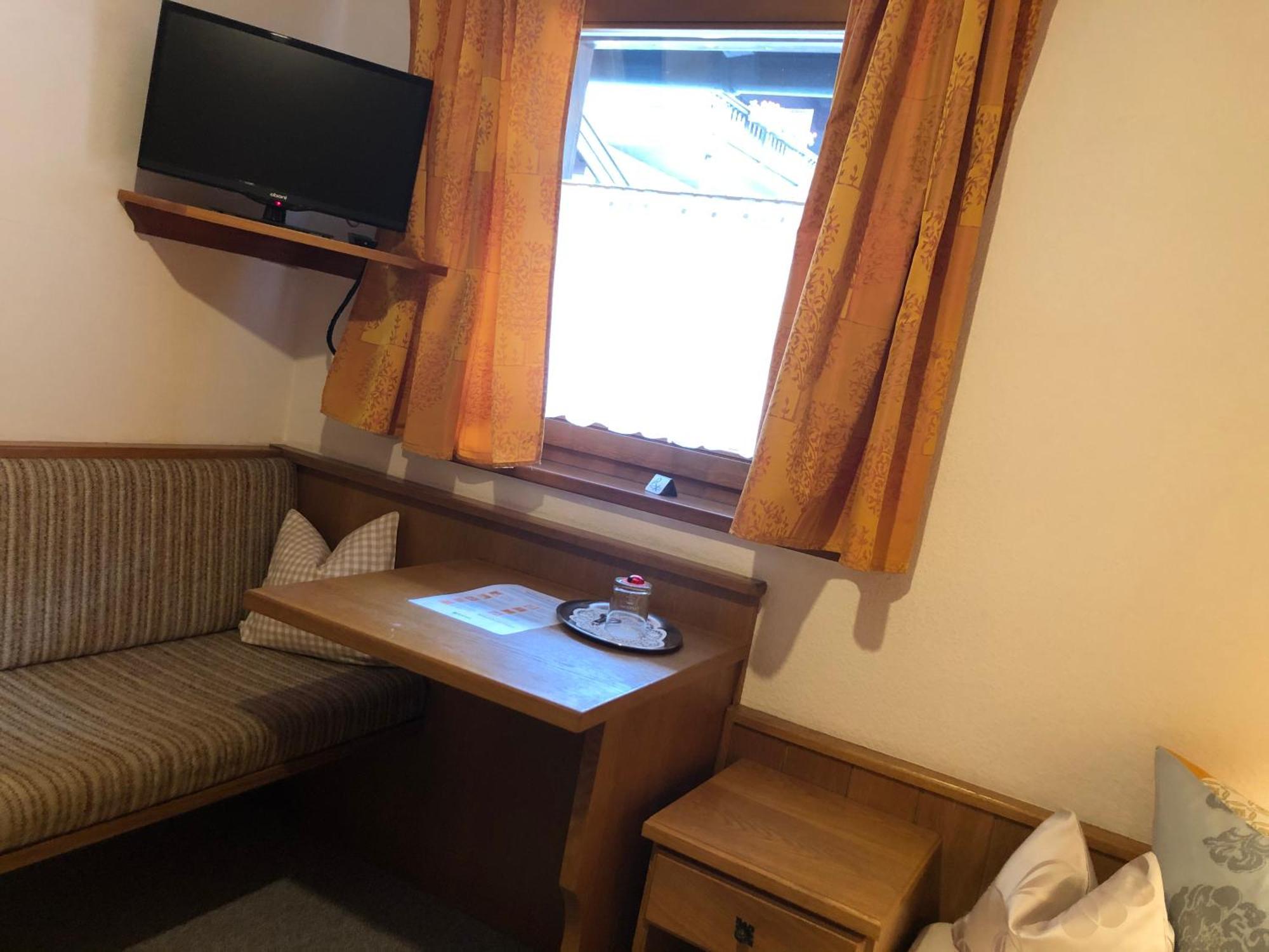 Hotel Gaestehaus Am Kurparkweg à Reit im Winkl Chambre photo