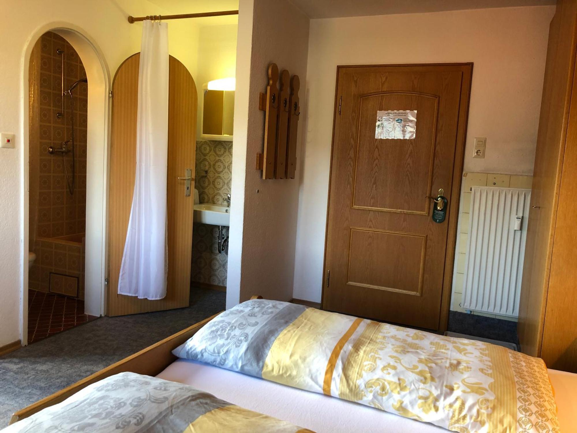 Hotel Gaestehaus Am Kurparkweg à Reit im Winkl Chambre photo
